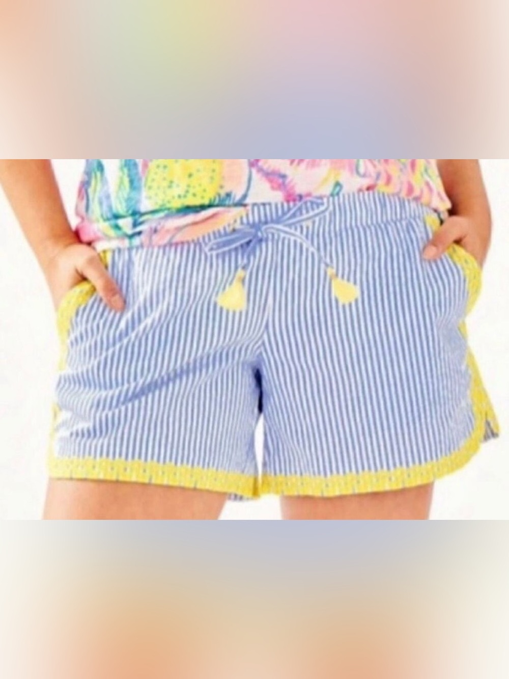 Adorable Lilly Pulitzer White/Blue Striped Women's Shorts (size small)